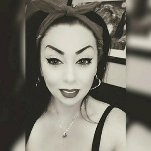 Meet your Posher, Nichole